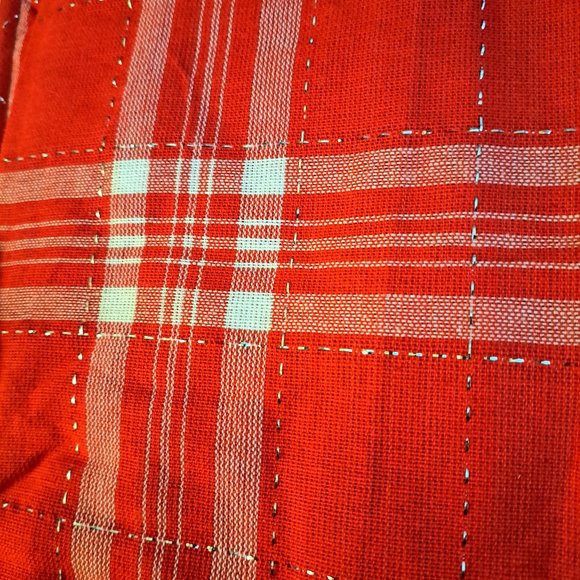 4-Piece Kitchen Set by Sultan's Linens Red w/ Silver Threads - Picture 4 of 4